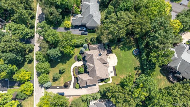2707 Turtle Lake Drive, Bloomfield Hills, MI 48302
