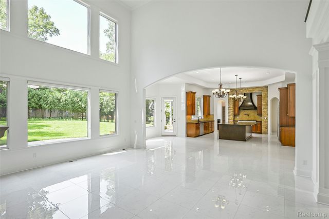 2707 Turtle Lake Drive, Bloomfield Hills, MI 48302