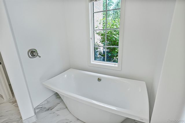 2707 Turtle Lake Drive, Bloomfield Hills, MI 48302