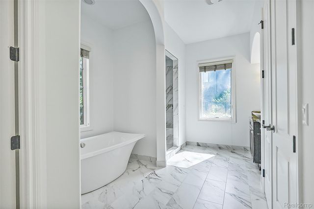 2707 Turtle Lake Drive, Bloomfield Hills, MI 48302