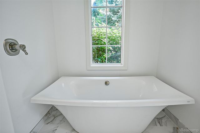 2707 Turtle Lake Drive, Bloomfield Hills, MI 48302