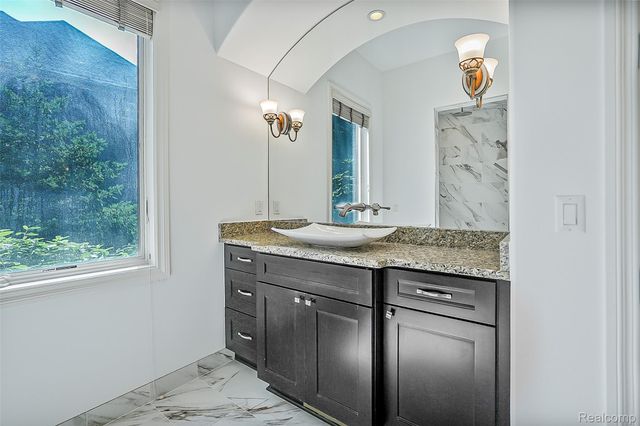 2707 Turtle Lake Drive, Bloomfield Hills, MI 48302