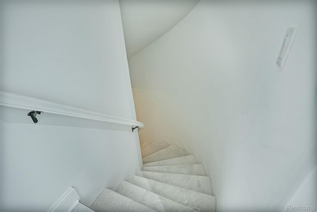 2707 Turtle Lake Drive, Bloomfield Hills, MI 48302