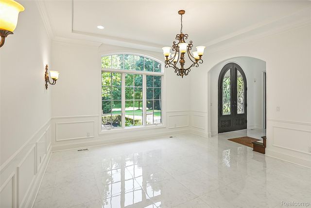 2707 Turtle Lake Drive, Bloomfield Hills, MI 48302