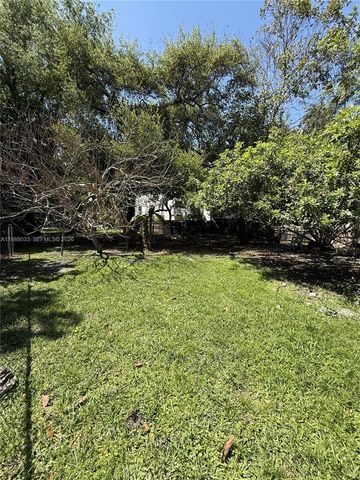 1232 NW 8th Ct 1232, Miami, FL 33136