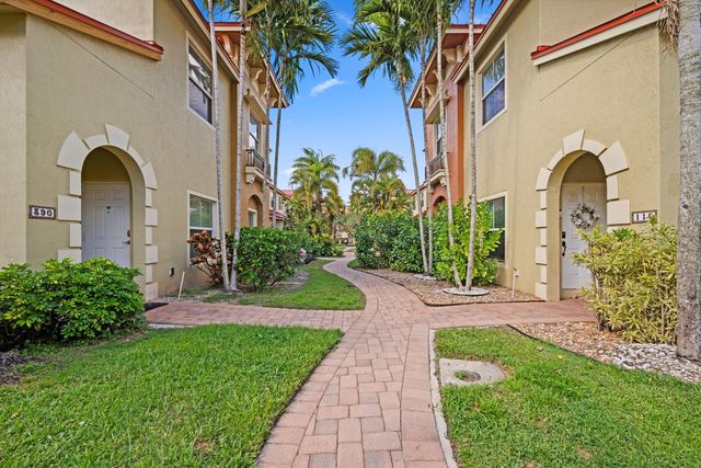 386 Lake Monterey Circle, Boynton Beach, FL 33426