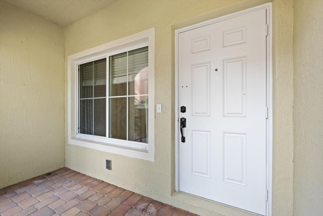 386 Lake Monterey Circle, Boynton Beach, FL 33426