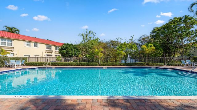 386 Lake Monterey Circle, Boynton Beach, FL 33426