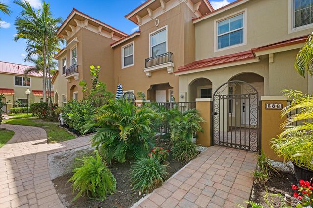 386 Lake Monterey Circle, Boynton Beach, FL 33426