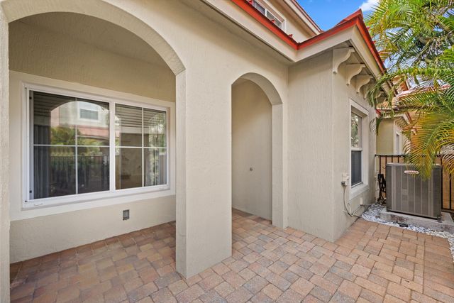 386 Lake Monterey Circle, Boynton Beach, FL 33426