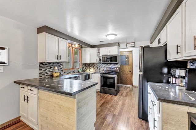 1863 LENWOOD AVENUE, Green Bay, WI 54303