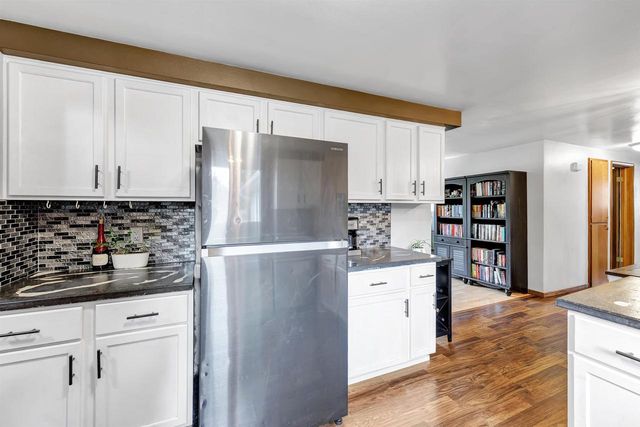 1863 LENWOOD AVENUE, Green Bay, WI 54303