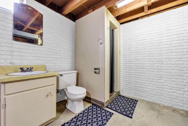 1863 LENWOOD AVENUE, Green Bay, WI 54303