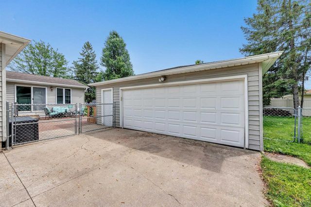 1863 LENWOOD AVENUE, Green Bay, WI 54303