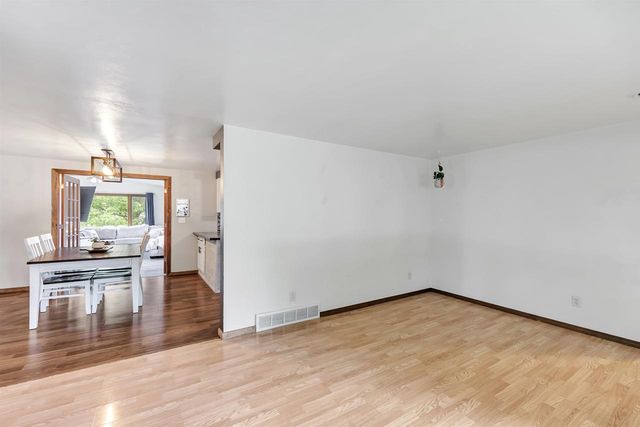 1863 LENWOOD AVENUE, Green Bay, WI 54303