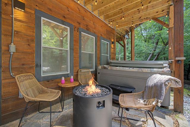 67 Citrine Court, Ellijay, GA 30540