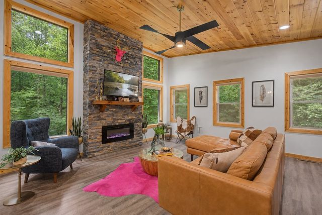 67 Citrine Court, Ellijay, GA 30540