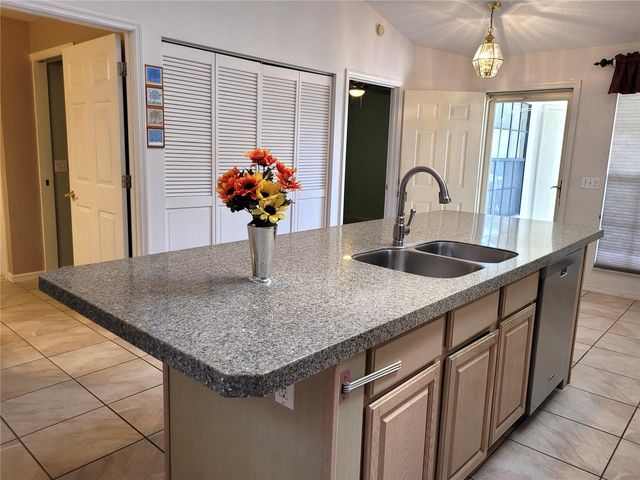 432 BAYTREE BLVD, Tavares, FL 32778