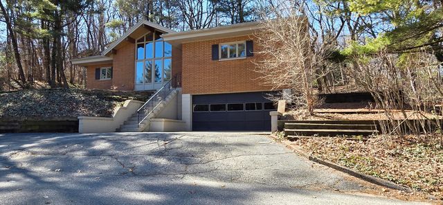 2 Cedar Court, Portage, IN 46368