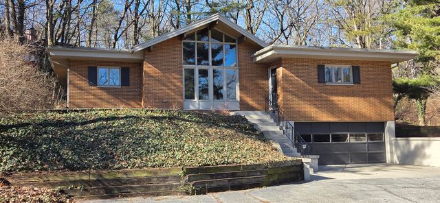 2 Cedar Court, Portage, IN 46368