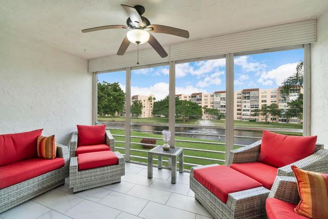 27 Abbey Lane 306, Delray Beach, FL 33446