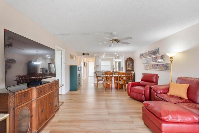 27 Abbey Lane 306, Delray Beach, FL 33446