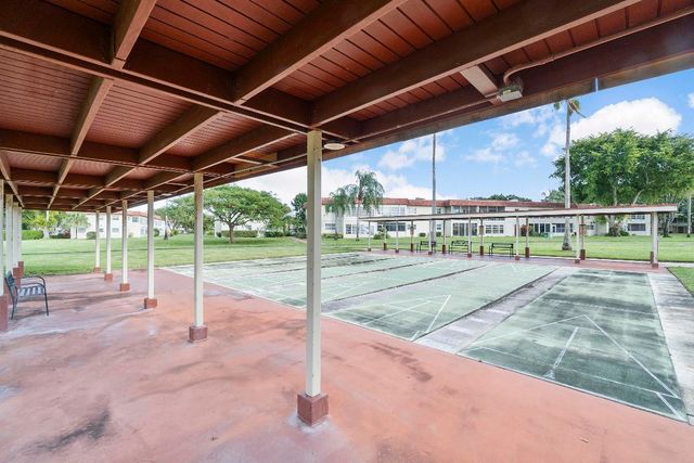 27 Abbey Lane 306, Delray Beach, FL 33446
