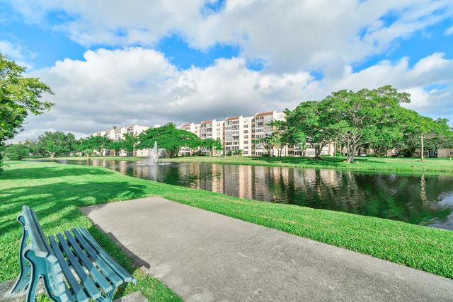 27 Abbey Lane 306, Delray Beach, FL 33446