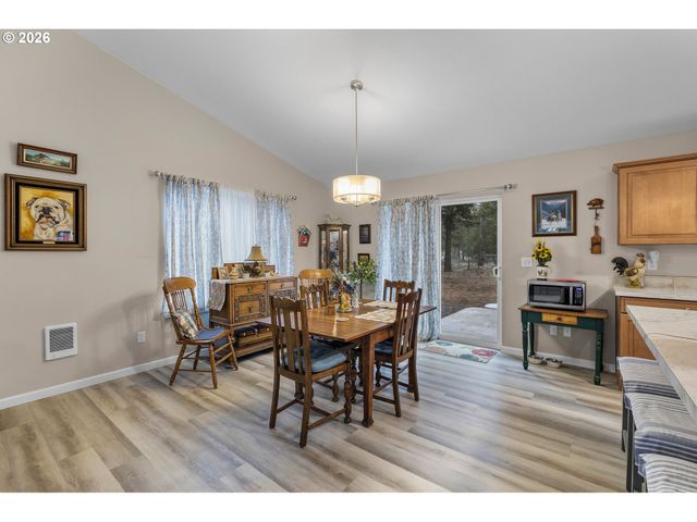 15773 LAVA Dr, La Pine, OR 97739