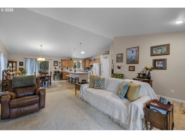 15773 LAVA Dr, La Pine, OR 97739