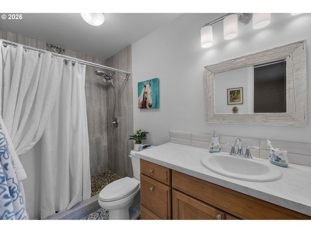 15773 LAVA Dr, La Pine, OR 97739