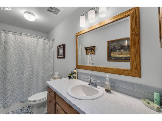 15773 LAVA Dr, La Pine, OR 97739