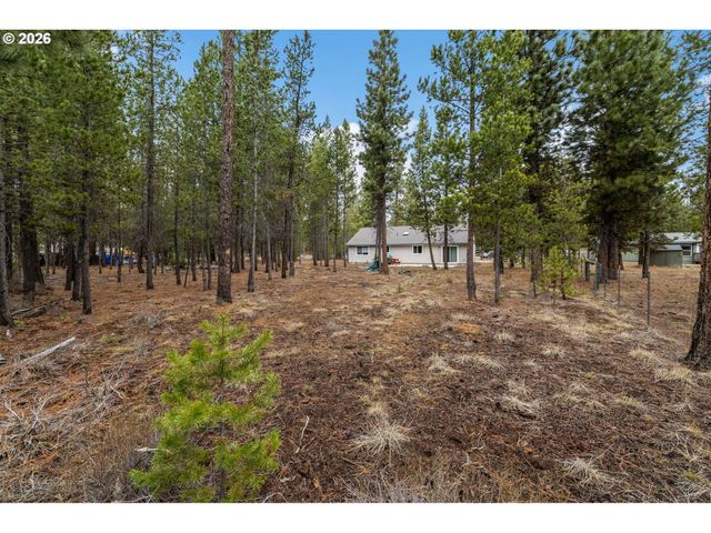 15773 LAVA Dr, La Pine, OR 97739
