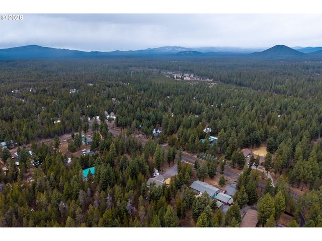 15773 LAVA Dr, La Pine, OR 97739