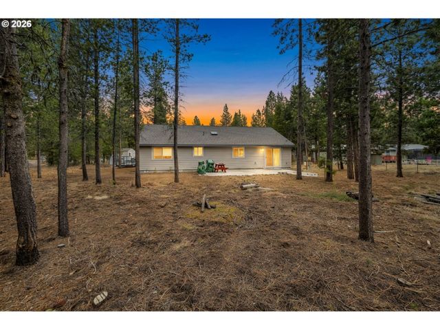 15773 LAVA Dr, La Pine, OR 97739