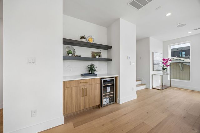 4719 Manett Street 101, Dallas, TX 75204