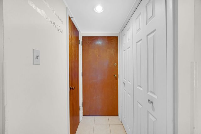 940 Holbrook Road 6A, Homewood, IL 60430