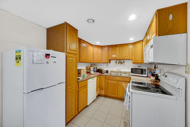 940 Holbrook Road 6A, Homewood, IL 60430