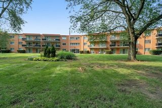 940 Holbrook Road 6A, Homewood, IL 60430