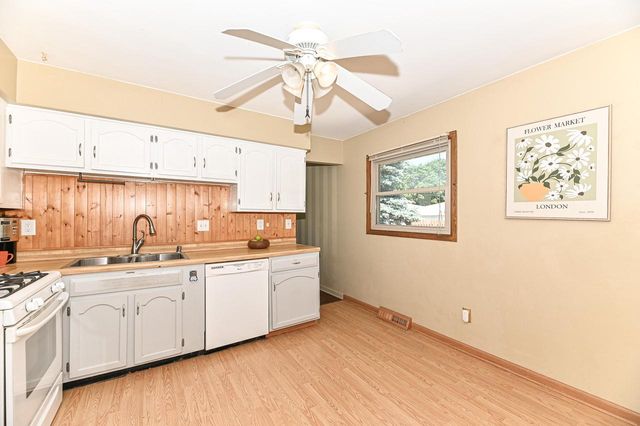 4280 S Pennsylvania AVENUE, Saint Francis, WI 53235