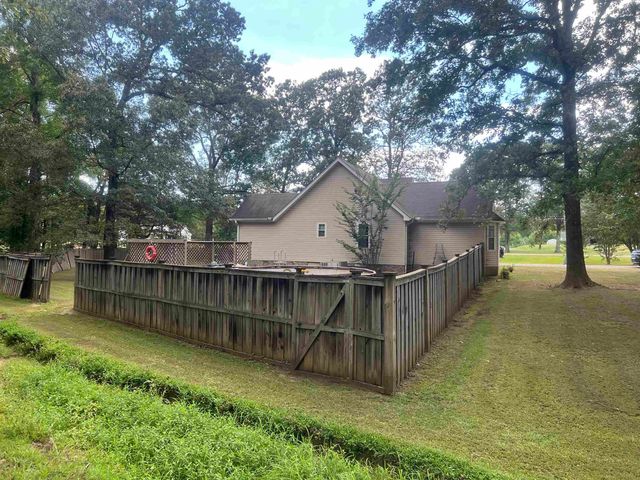 101 WINTERBERRY CIR, Middleton, TN 38052