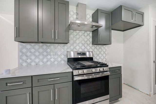 10818 Hillcroft Avenue, Houston, TX 77096