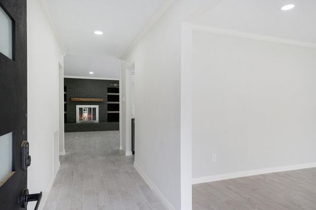 10818 Hillcroft Avenue, Houston, TX 77096