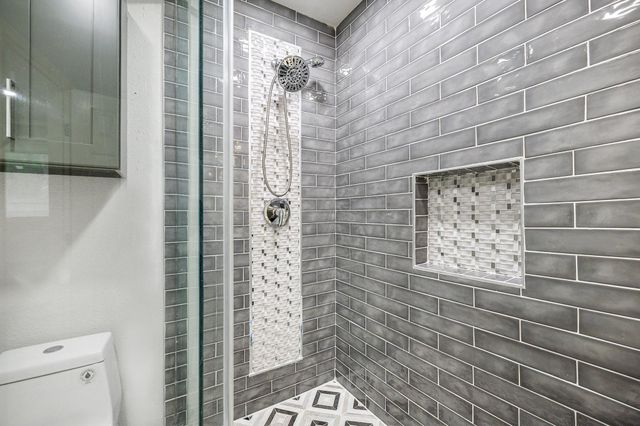 10818 Hillcroft Avenue, Houston, TX 77096