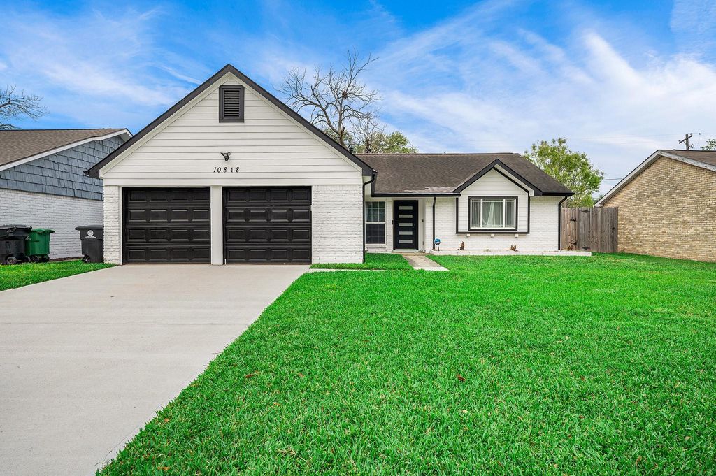 10818 Hillcroft Avenue, Houston, TX 77096