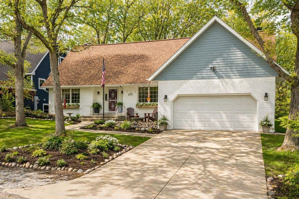 200 Marx Drive, New Buffalo City, MI 49117