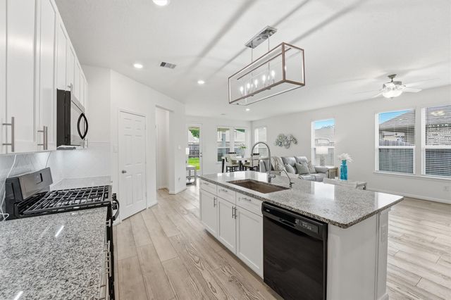 8739 Ute Creek Lane, Magnolia, TX 77354