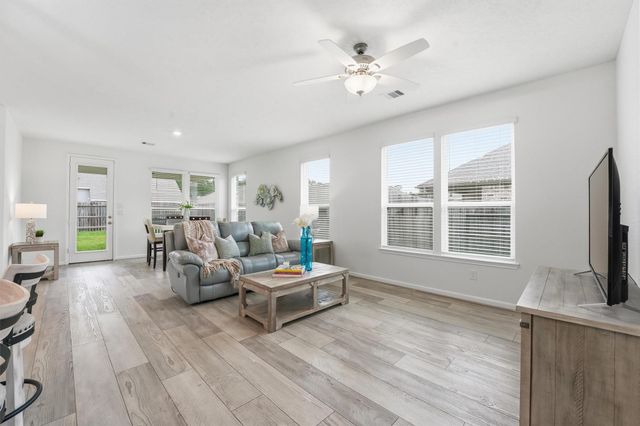 8739 Ute Creek Lane, Magnolia, TX 77354