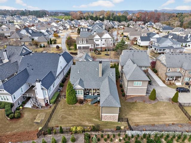 5471 Autumn Flame Drive, Braselton, GA 30517