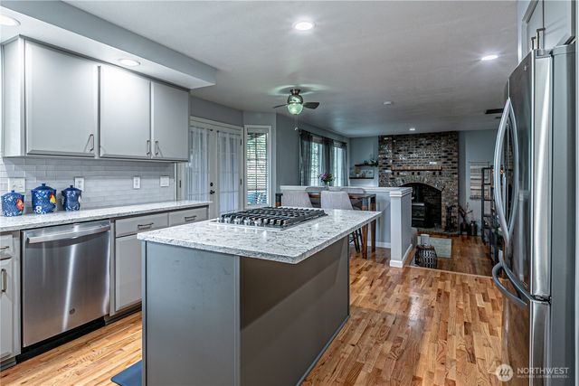 8611 165th Street Ct E, Puyallup, WA 98375